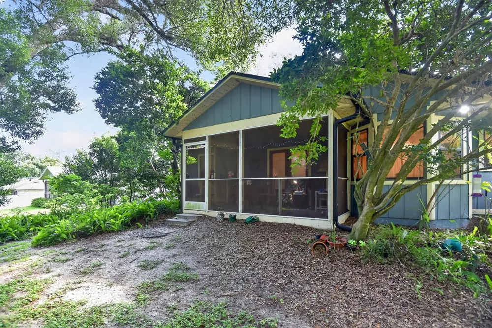 950 WOODSITE DRIVE Deland, FL 32720