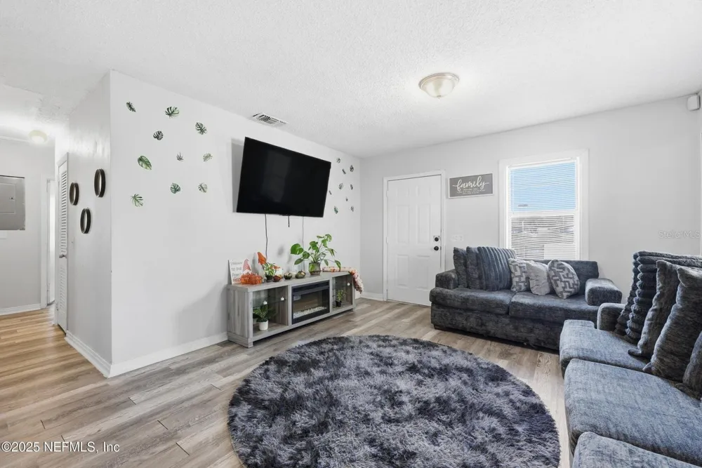 1305 MELSON AVENUE Jacksonville, FL 32254