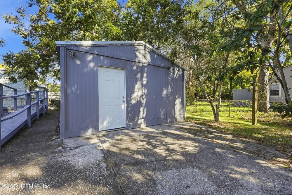 1305 MELSON AVENUE Jacksonville, FL 32254