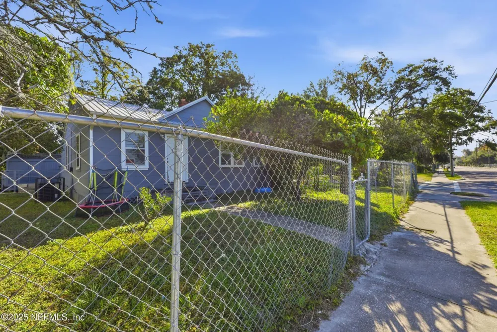 1305 MELSON AVENUE Jacksonville, FL 32254
