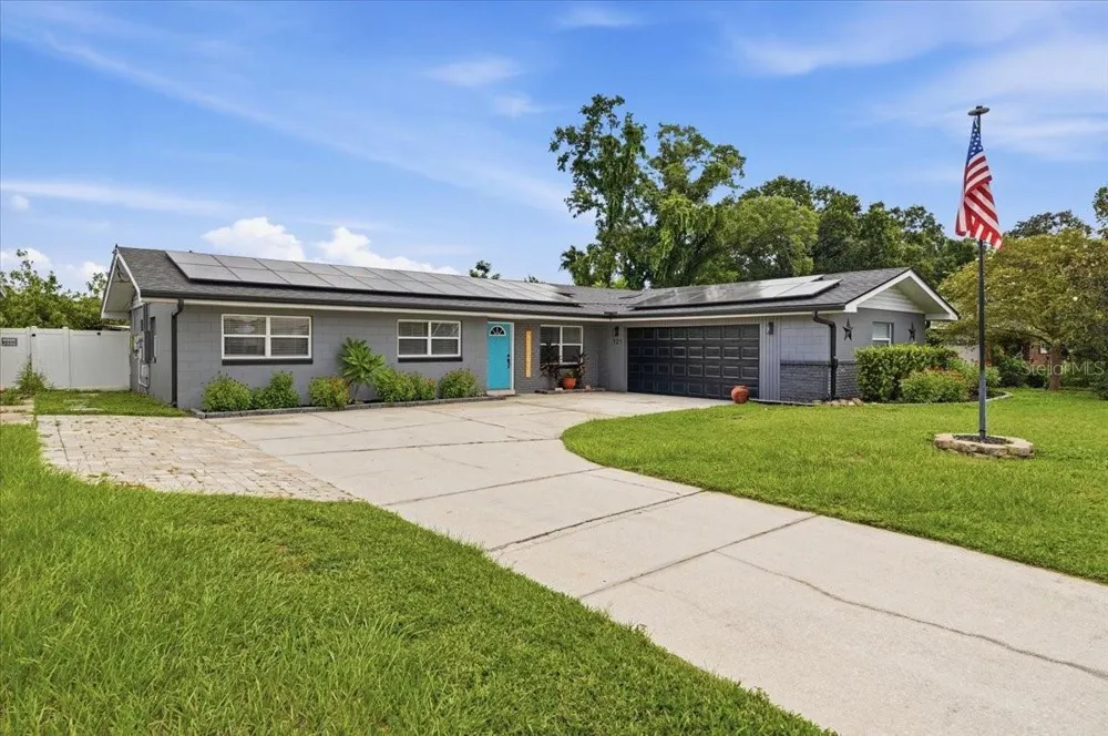 121 LOWELL ROAD Winter Haven, FL 33884