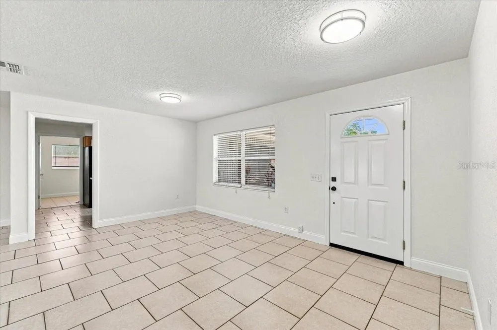 121 LOWELL ROAD Winter Haven, FL 33884