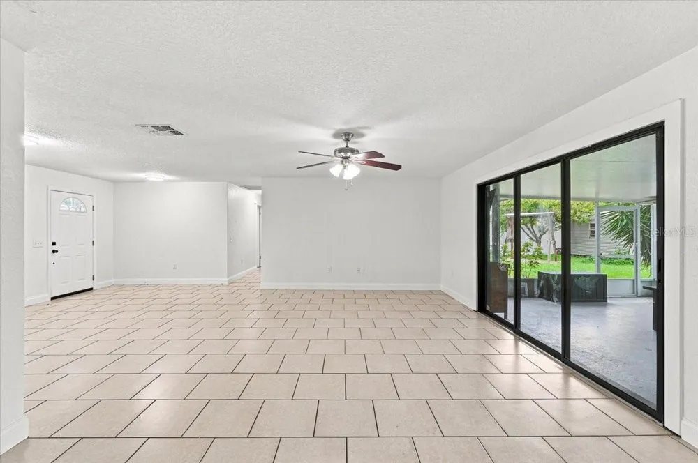 121 LOWELL ROAD Winter Haven, FL 33884