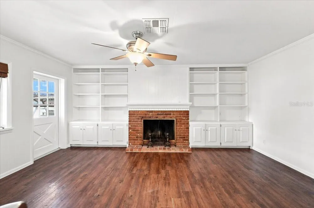 121 LOWELL ROAD Winter Haven, FL 33884