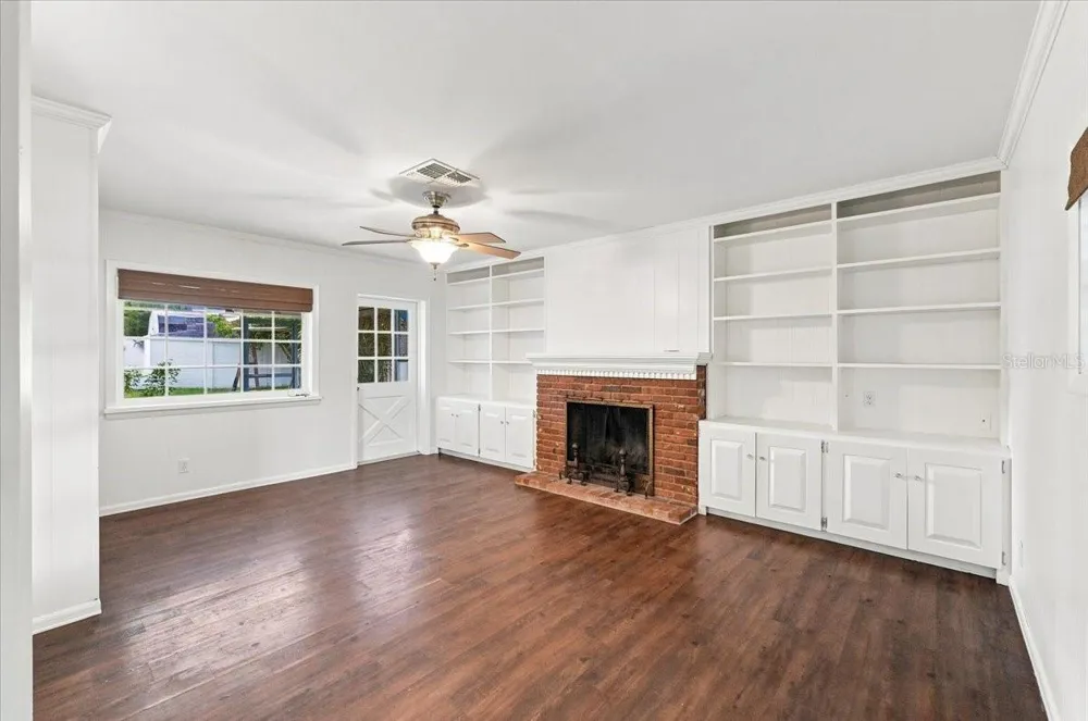 121 LOWELL ROAD Winter Haven, FL 33884