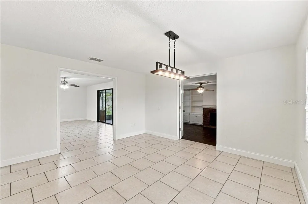121 LOWELL ROAD Winter Haven, FL 33884