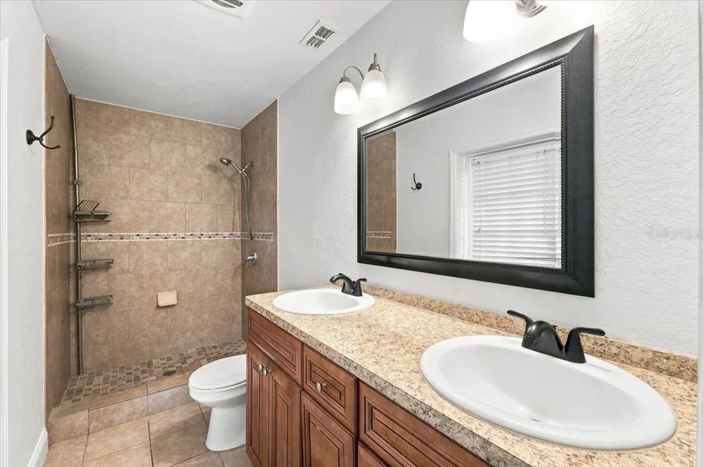 121 LOWELL ROAD Winter Haven, FL 33884