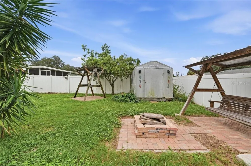 121 LOWELL ROAD Winter Haven, FL 33884