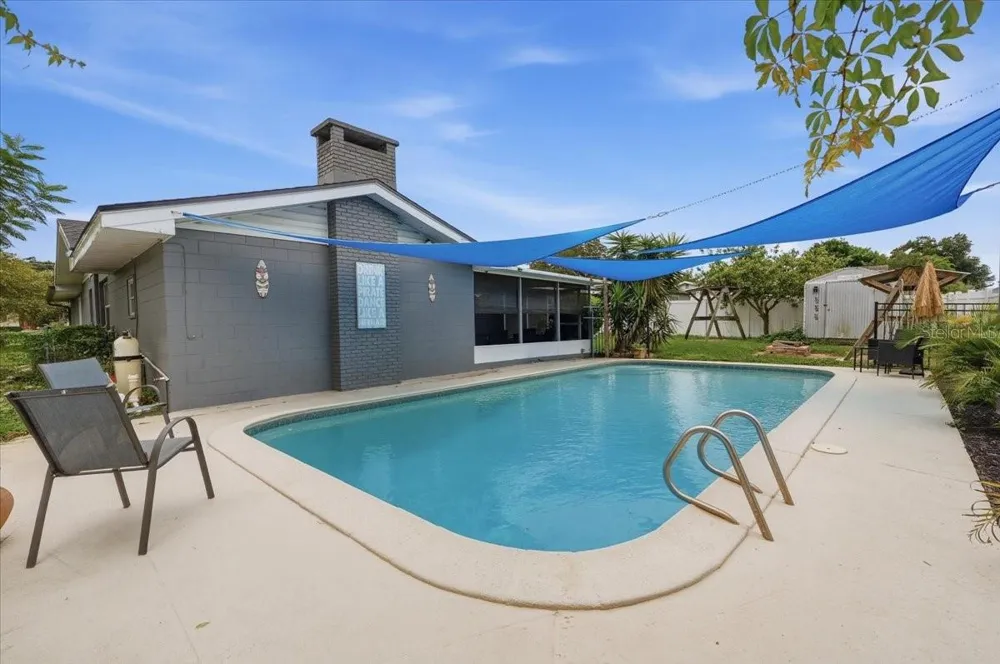 121 LOWELL ROAD Winter Haven, FL 33884