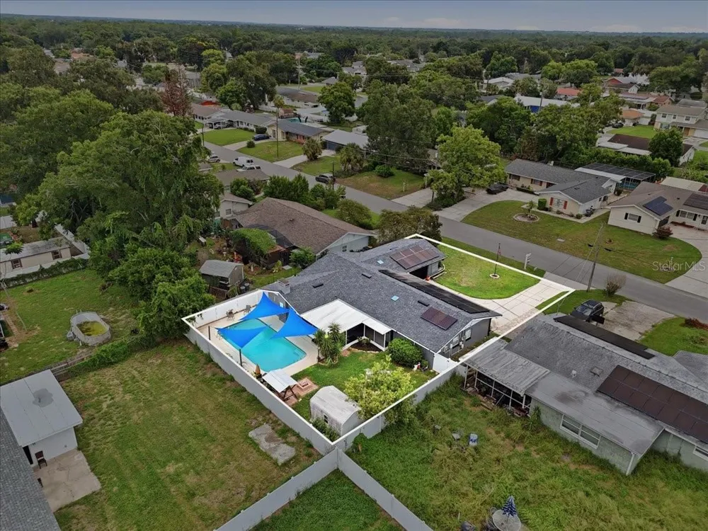121 LOWELL ROAD Winter Haven, FL 33884