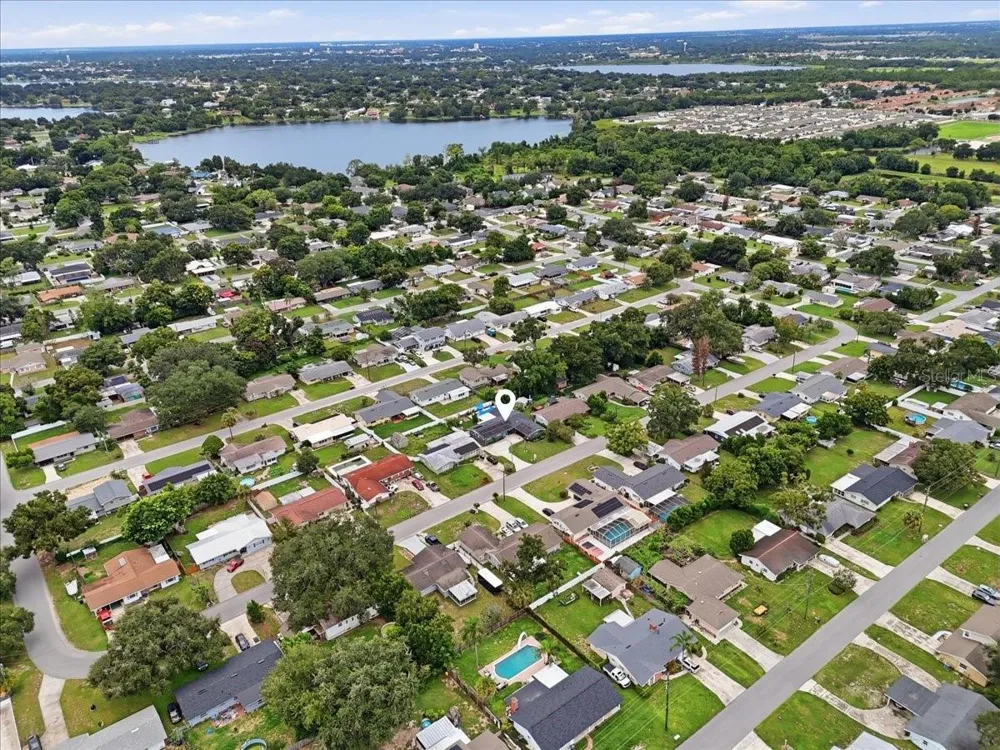 121 LOWELL ROAD Winter Haven, FL 33884