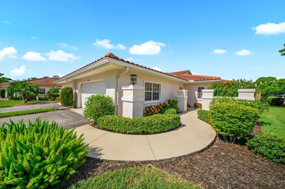 7306 GOLF POINTE CIRCLE Sarasota, FL 34243