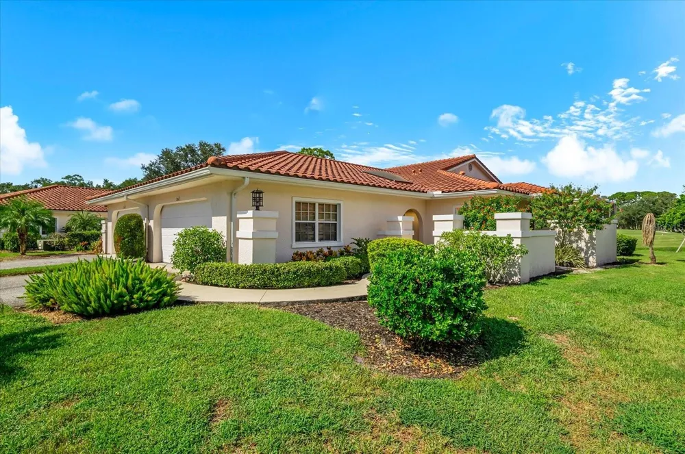 7306 GOLF POINTE CIRCLE Sarasota, FL 34243