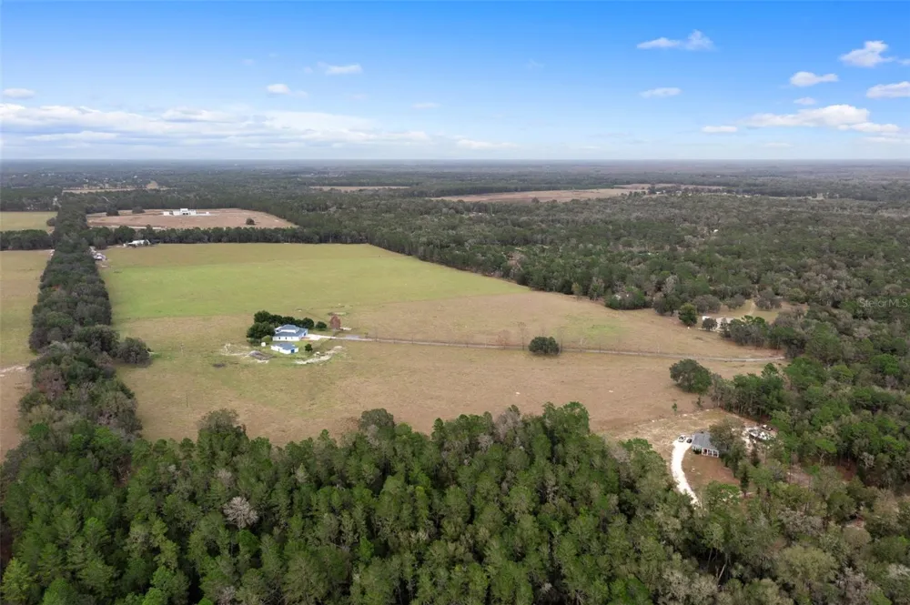 13496 S OAKVIEW AVENUE Floral City, FL 34436