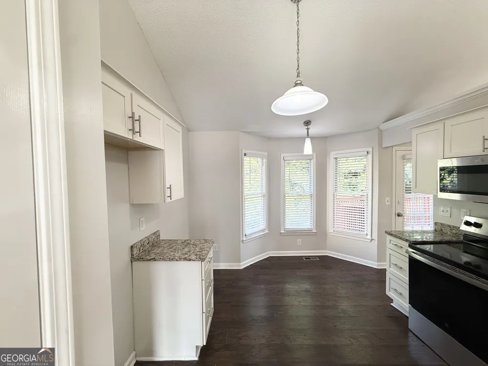 5753 Three Lakes DR Atlanta, GA 30349
