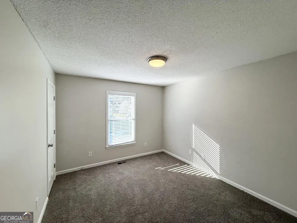 5753 Three Lakes DR Atlanta, GA 30349