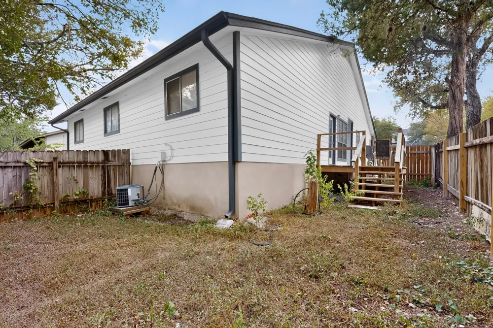 1602 Waterloo Trail #B Austin, TX 78704