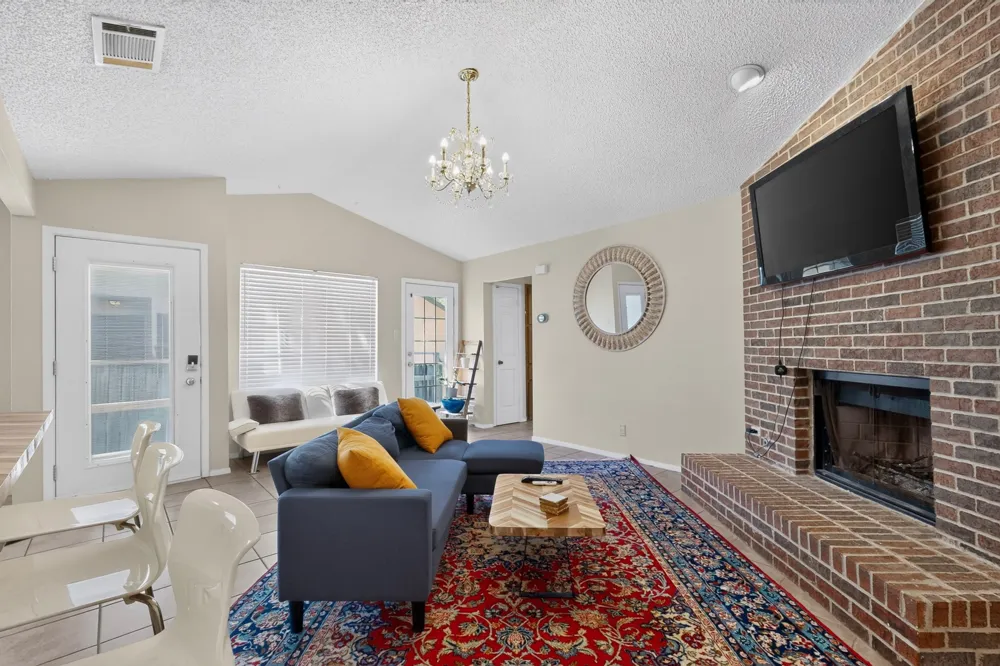 1602 Waterloo Trail #B Austin, TX 78704