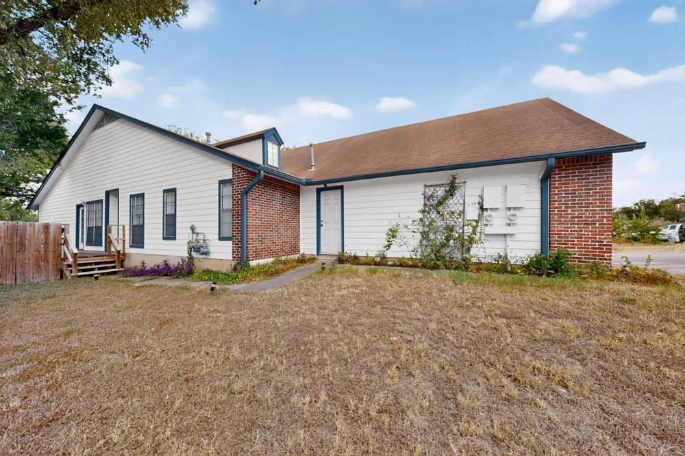 1602 Waterloo Trail #B Austin, TX 78704