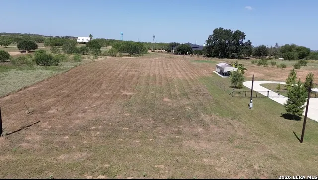 147 Hidden Ranch Floresville, TX 78114