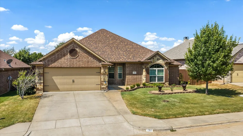 122 Donna Circle Granbury, TX 76049