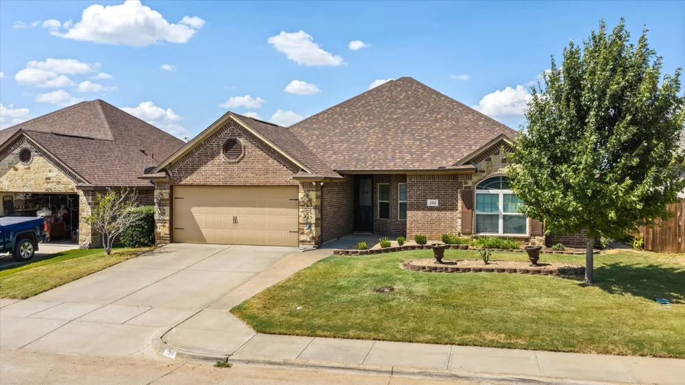 122 Donna Circle Granbury, TX 76049