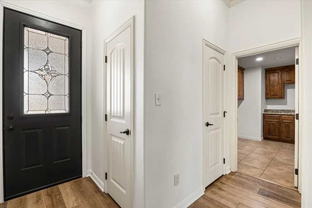 122 Donna Circle Granbury, TX 76049