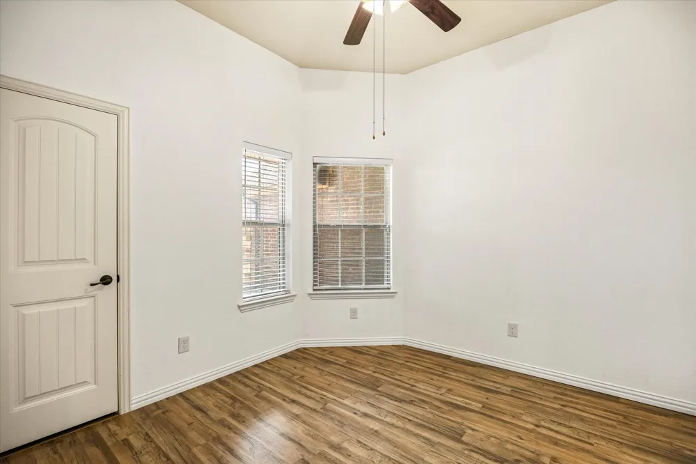 122 Donna Circle Granbury, TX 76049