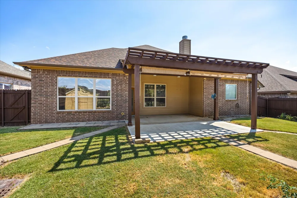 122 Donna Circle Granbury, TX 76049