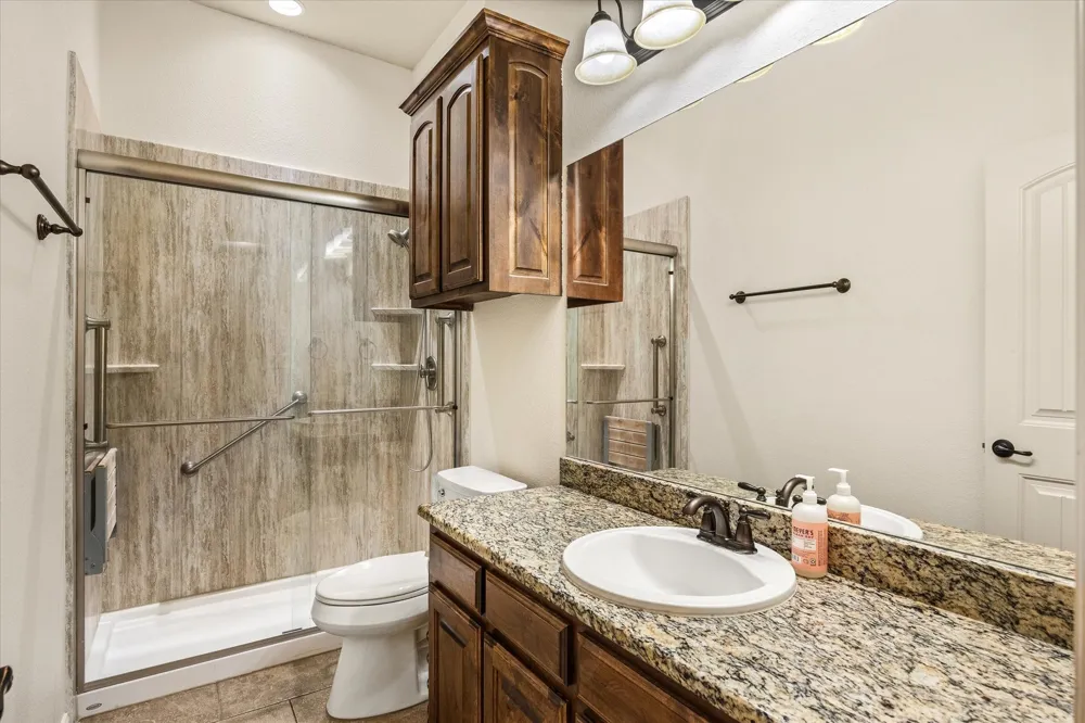 122 Donna Circle Granbury, TX 76049