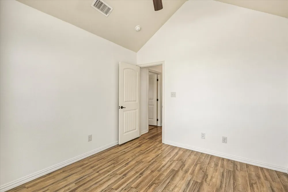 122 Donna Circle Granbury, TX 76049