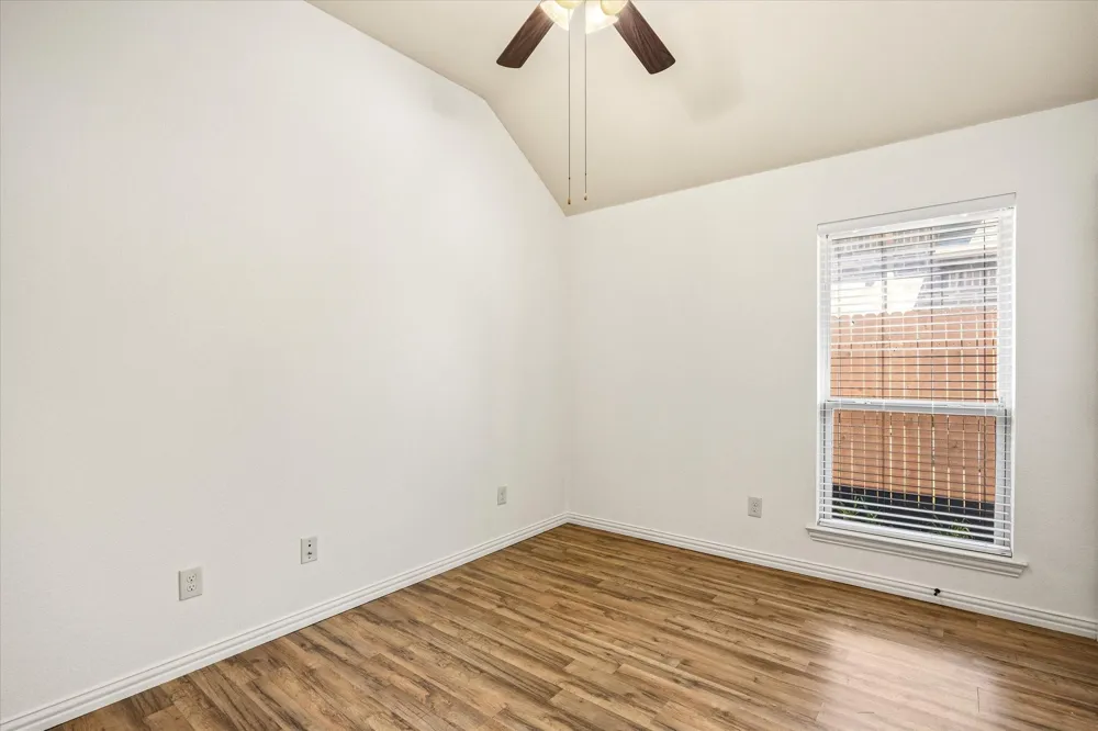 122 Donna Circle Granbury, TX 76049