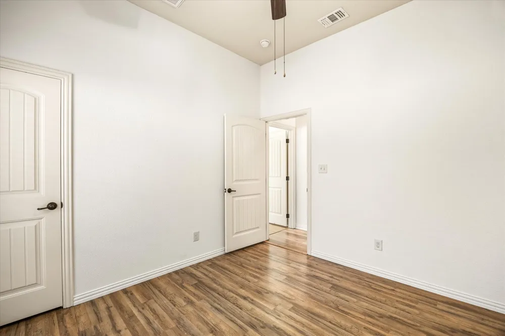 122 Donna Circle Granbury, TX 76049