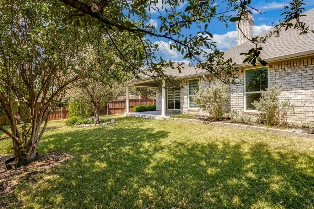 2100 Antibes Drive Carrollton, TX 75006