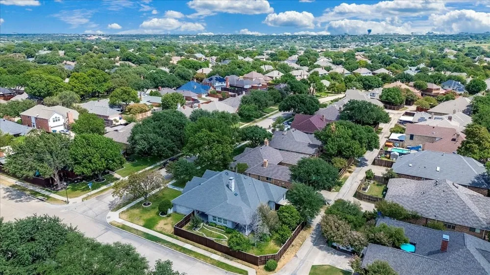2100 Antibes Drive Carrollton, TX 75006