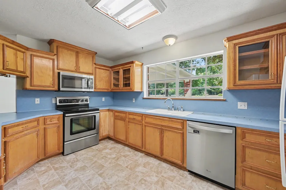 10690 Tanyard Road Willis, TX 77378