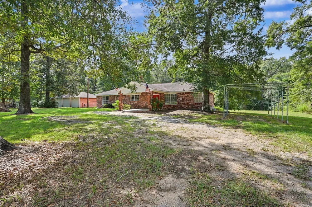 10690 Tanyard Road Willis, TX 77378