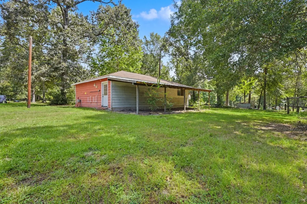 10690 Tanyard Road Willis, TX 77378