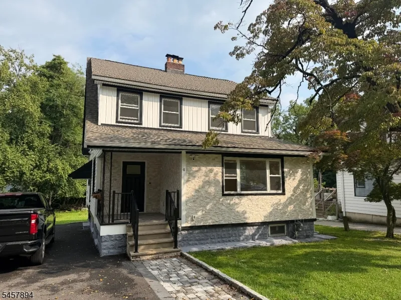 4 Clove Rd Little Falls, NJ 07424