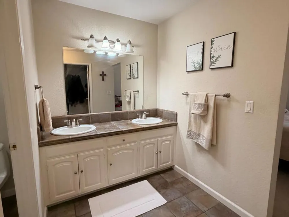 856 Duffin Drive Hollister, CA 95023