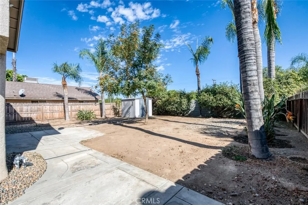 571 W Pat Clovis, CA 93612