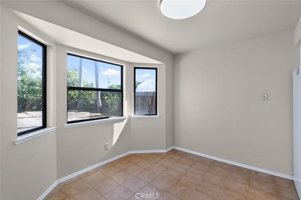 571 W Pat Clovis, CA 93612