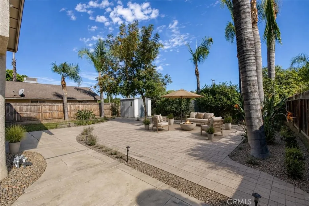 571 W Pat Clovis, CA 93612