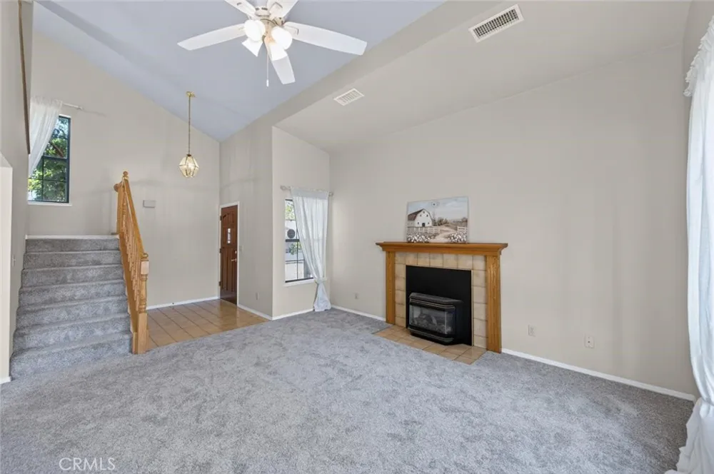 571 W Pat Clovis, CA 93612