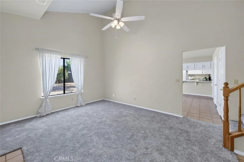 571 W Pat Clovis, CA 93612