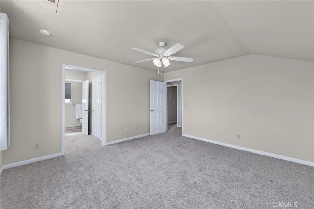 571 W Pat Clovis, CA 93612