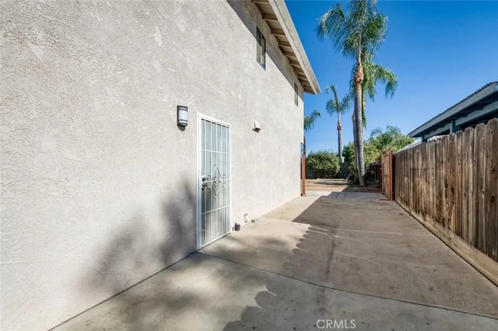 571 W Pat Clovis, CA 93612