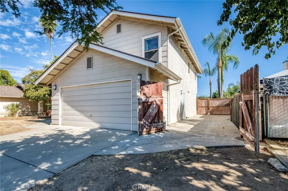 571 W Pat Clovis, CA 93612