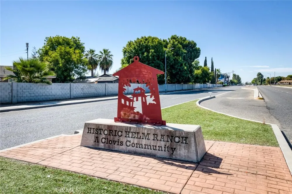 571 W Pat Clovis, CA 93612