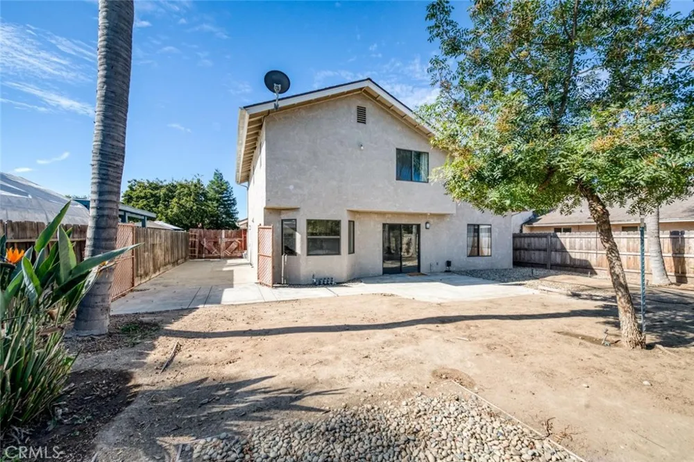571 W Pat Clovis, CA 93612